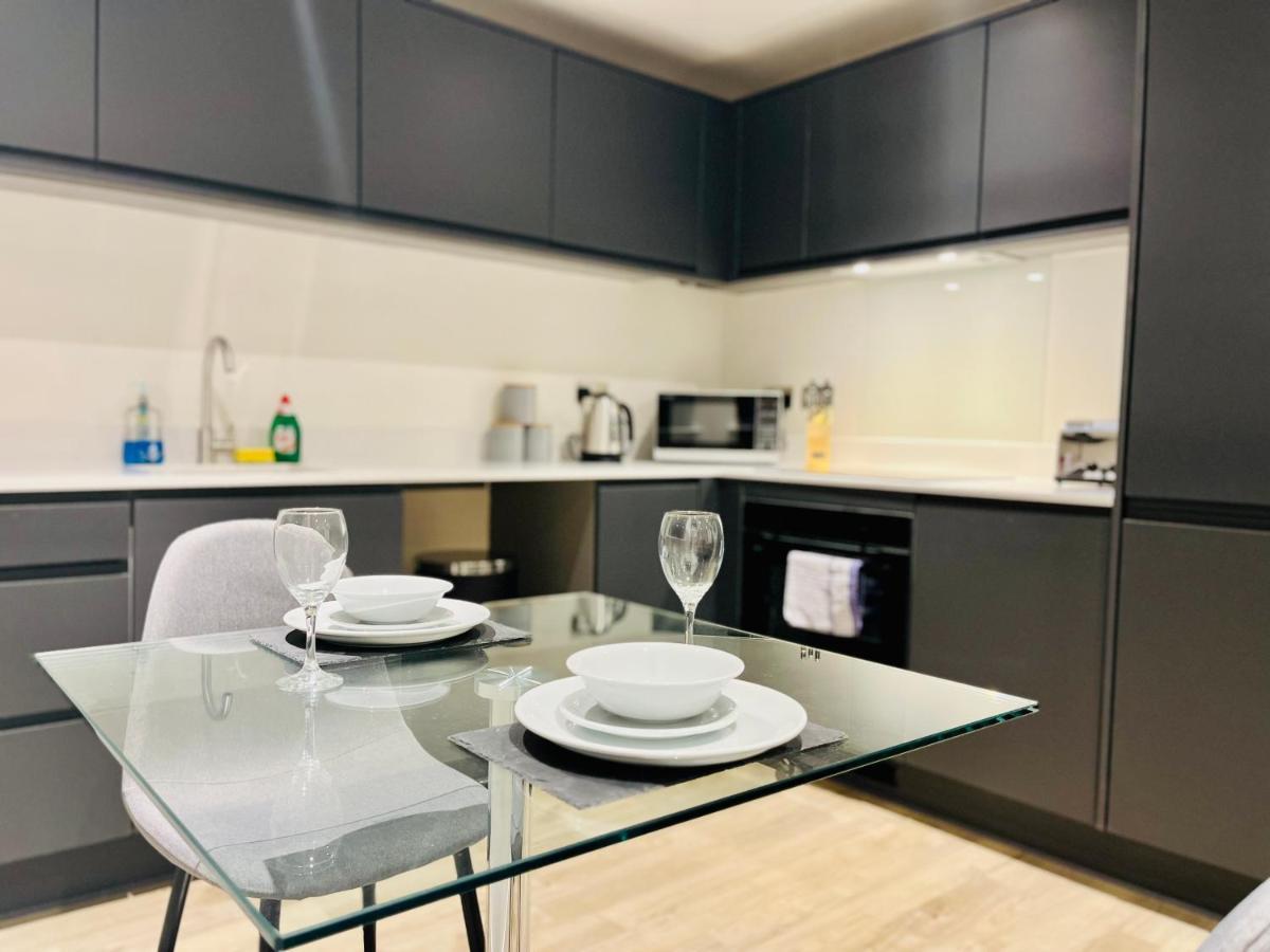 Brand New Modern 1 Bed Apartment Near Old Trafford Stadium Manchester Dış mekan fotoğraf