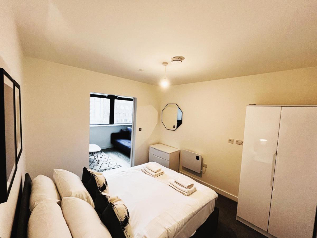 Brand New Modern 1 Bed Apartment Near Old Trafford Stadium Manchester Dış mekan fotoğraf