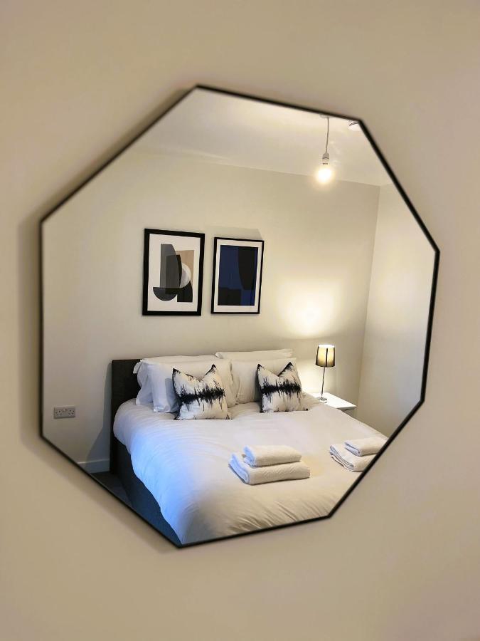 Brand New Modern 1 Bed Apartment Near Old Trafford Stadium Manchester Dış mekan fotoğraf
