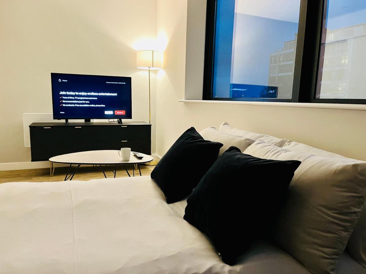 Brand New Modern 1 Bed Apartment Near Old Trafford Stadium Manchester Dış mekan fotoğraf