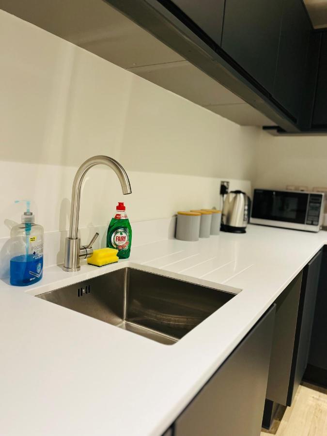 Brand New Modern 1 Bed Apartment Near Old Trafford Stadium Manchester Dış mekan fotoğraf
