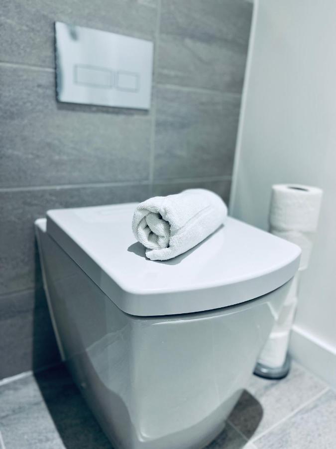 Brand New Modern 1 Bed Apartment Near Old Trafford Stadium Manchester Dış mekan fotoğraf